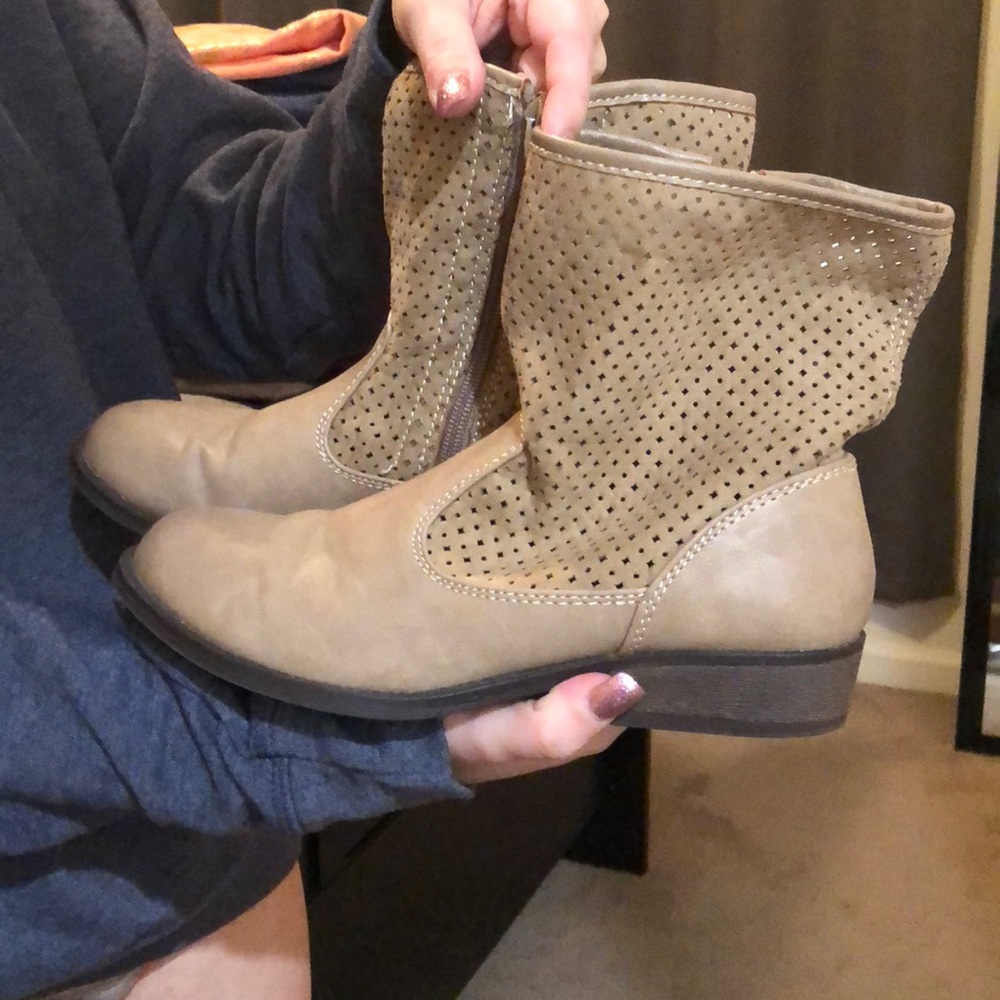 Ankle booties